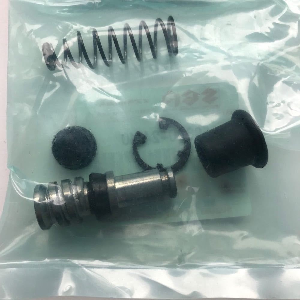 Suzuki Genuine Part - Piston & Cup Set, Front (GSX1300R K8-L7) - 59600-24810-000
