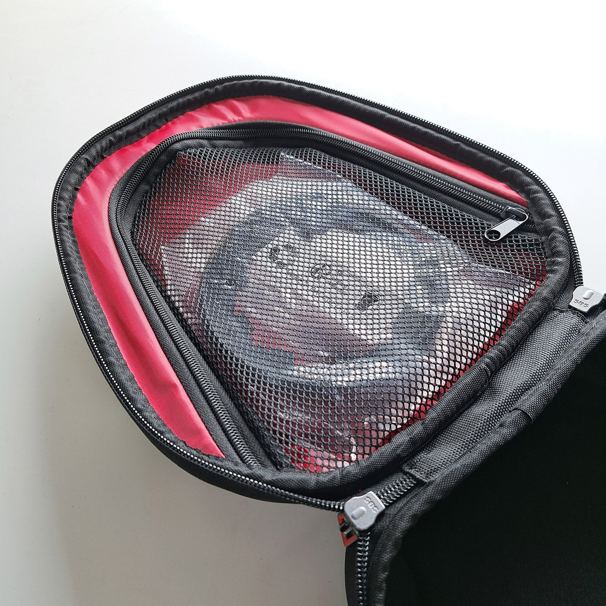 Givi (Tankbag) - ST611+ (Plus) Tanklock - Black (6L)