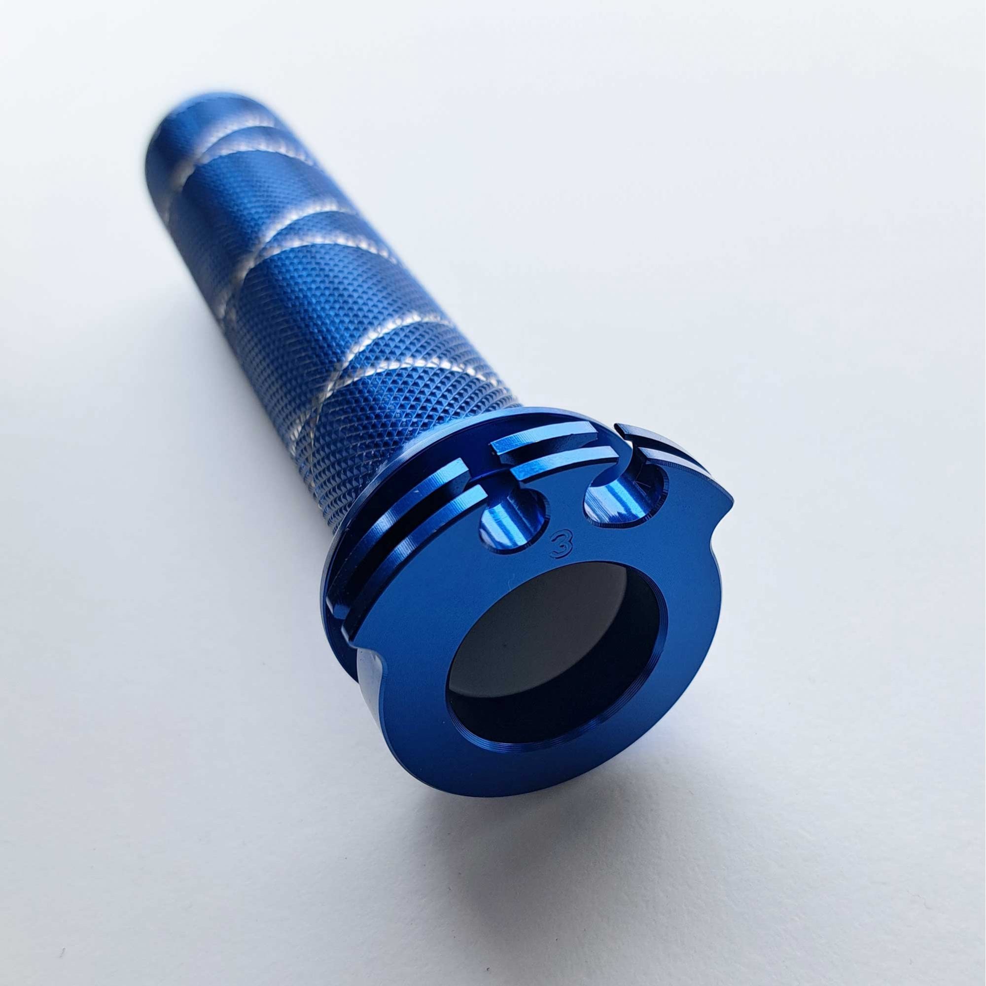 Apico - Throttle Tube - Aluminium w/Bearing - KXF250 04-26, KXF450 06-26, KXF250/450XC 21-26, RMZ250 04-26, RMZ450 05-26, YZF250 01-26, YZF400/426 98-02, YZF450 03-25, WRF250 01-26, WRF400/426 98-02, WRF450 03-26, YZF250X 15-26, YZF450X 16-26 - Blue