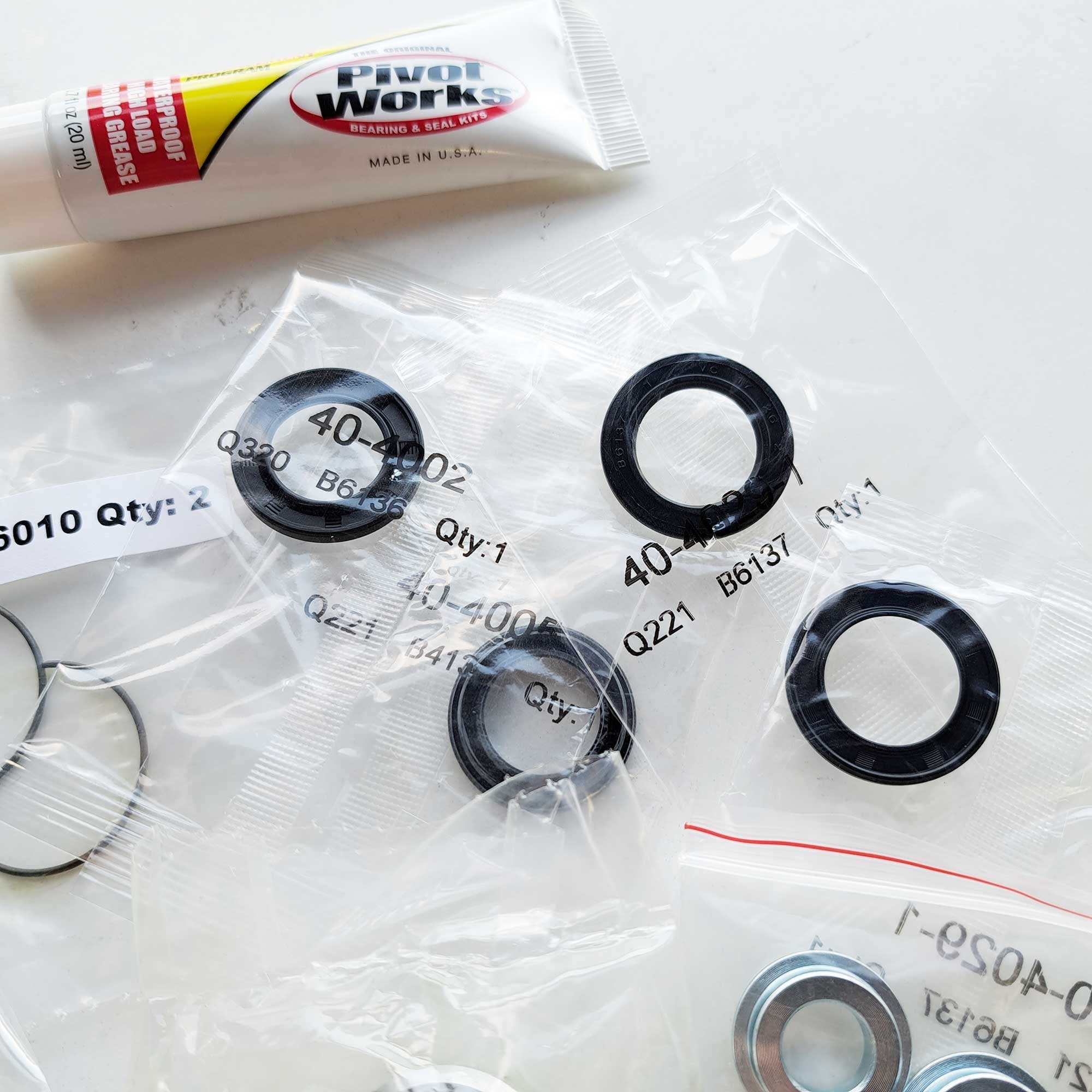 Pivot Works - Wheel Bearing & Seal Kit - Rear - Yamaha YFM660R Raptor 01-05, YFS200 Blaster 03-06, YFZ350 Banshee 89-09 (25-1313)