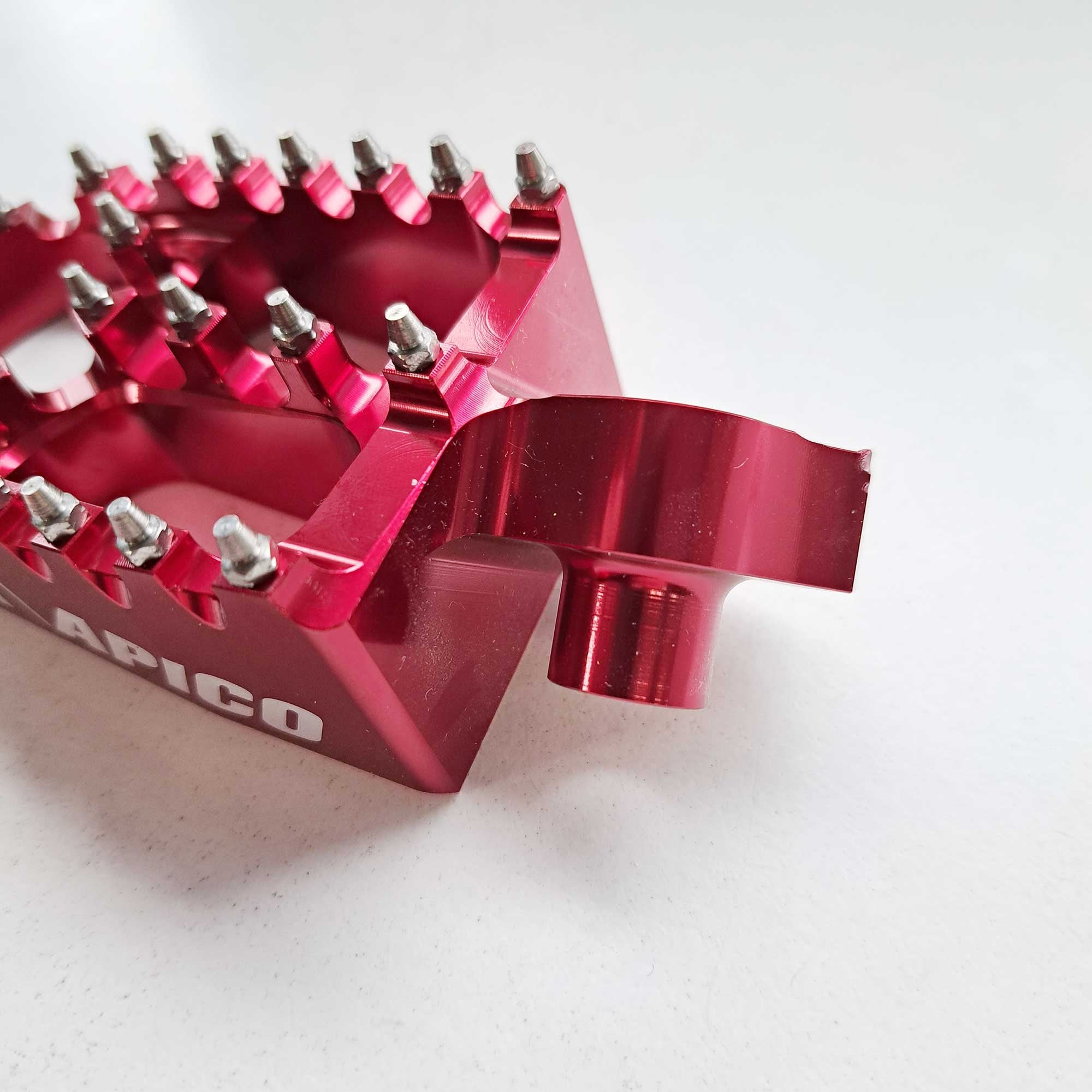 Apico - Foot Pegs - X-Treme - RMZ250 10-26, RMZ450 10 & 12-26 - Red