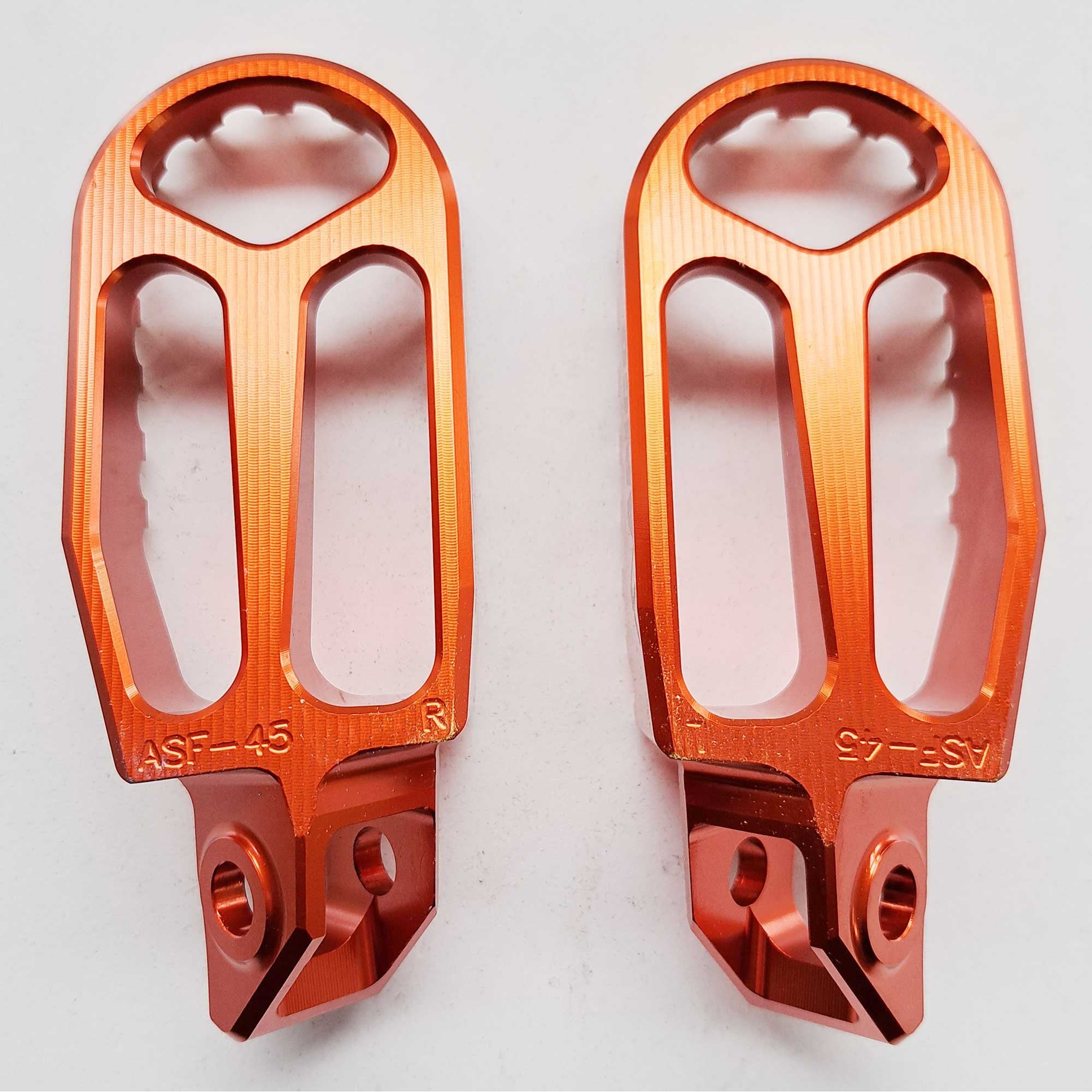 Apico - Foot Pegs - X-Treme - KTM SX/SXF 125-450 23-26, EXC/EXCF 125-450 24-26, Husqvarna TC/FC 125-450 23-26, TE/FE 125-450 24-26, TX300 23-26, FX350/450 23-26, Gas Gas 125-500 24-26, MCF250/450 FACTORY 23-26