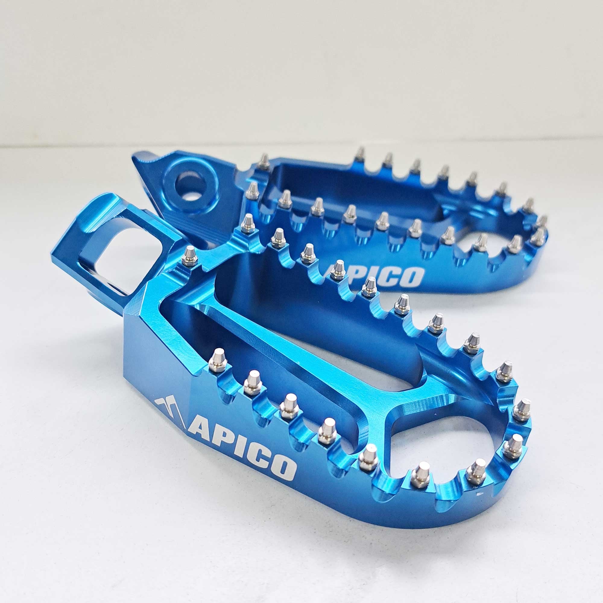 Apico - Foot Pegs - X-Treme - KTM SX/SXF 125-450 23-26, EXC/EXCF 125-450 24-26, Husqvarna TC/FC 125-450 23-26, TE/FE 125-450 24-26, TX300 23-26, FX350/450 23-26, Gas Gas 125-500 24-26, MCF250/450 FACTORY 23-26