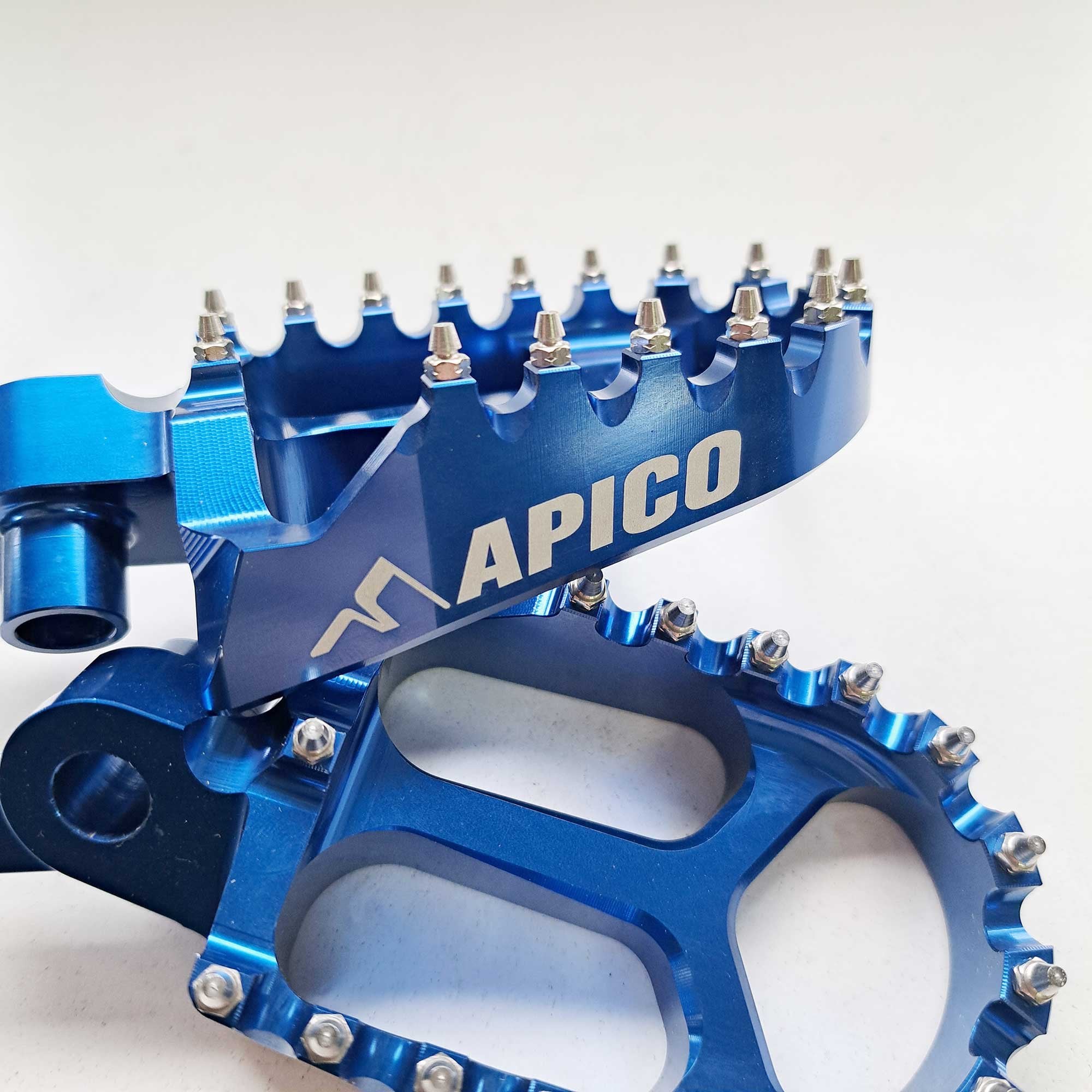 Apico - Foot Pegs - X-Treme - YZF250 24-26. YZF450 23-26, WRF250 25-26, WRF450 24-26, YZF250X 25-26, YZF450X 24-26