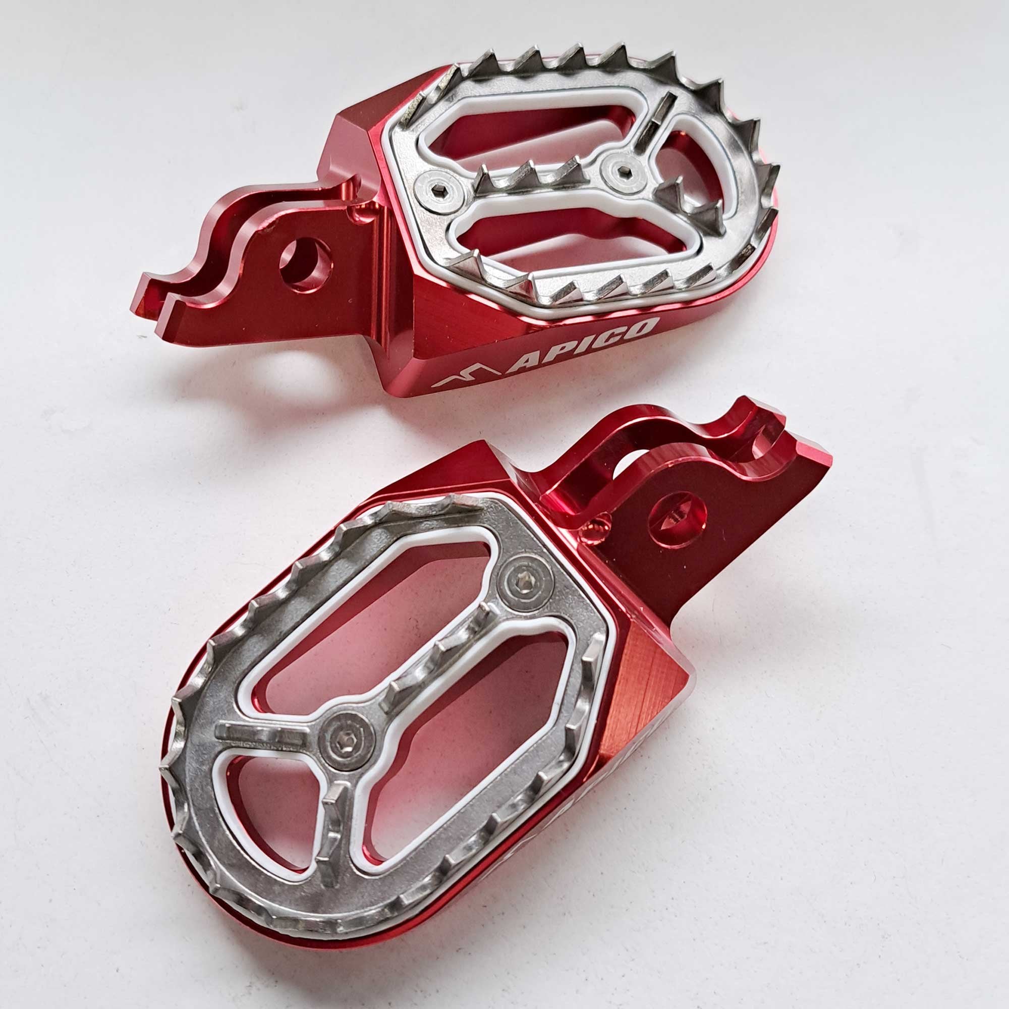 Apico - Foot Pegs - Pro-Bite - CRF150 07-26, CR125/250 02-07, CRF250 R/X/RX/L 04-26, CRF450 02-26 R/X/RX/L, CRF250L 13-21, CRF300L 21-26, CRF1000L 18-26