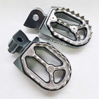 Apico - Foot Pegs - PRO-BITE - YZ65 18-27, YZ85 98-27, YZ125/250 99-27, YZF250 01-23, YZF450 03-22, WRF250 01-24, WRF450 03-23, YZF/WRF400/426 98-02, YZ125X 20-27, YZ250X 16-27
