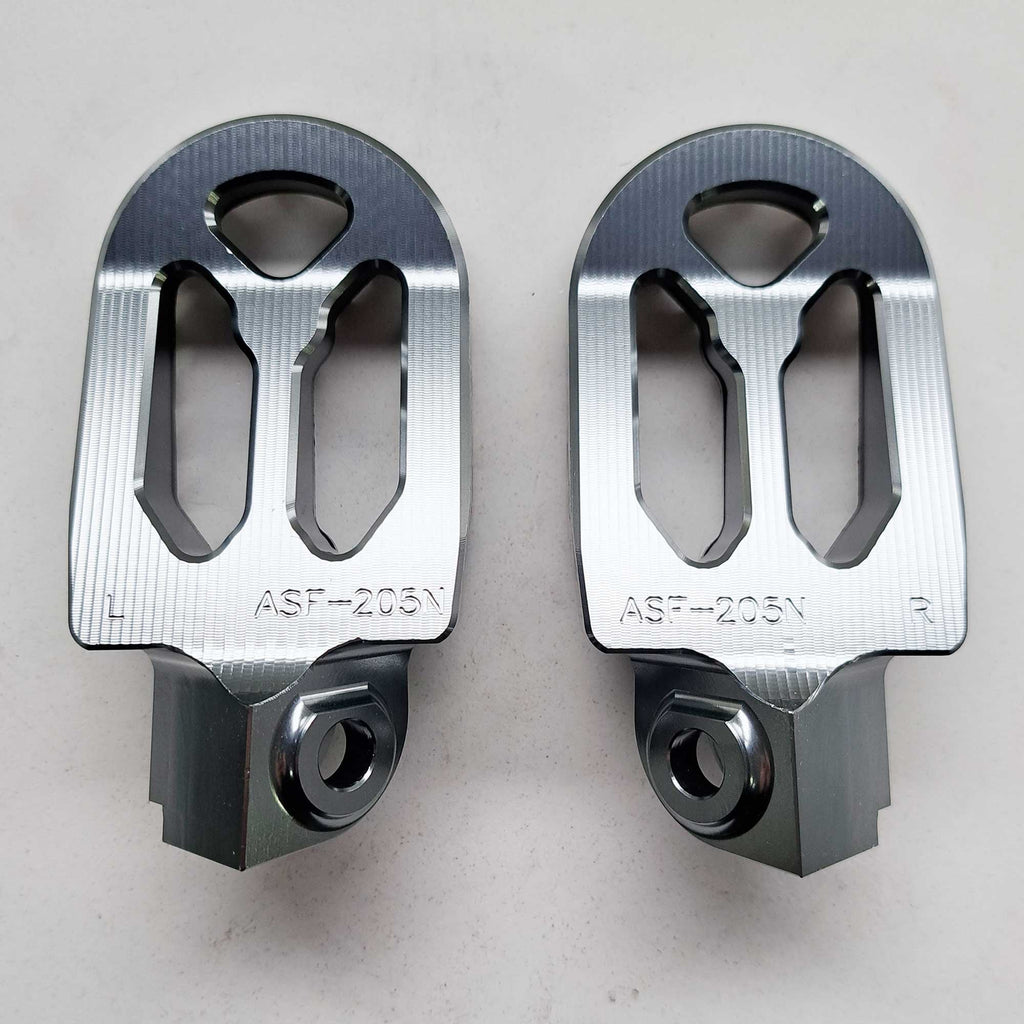Apico - Foot Pegs - Pro-Bite - KTM SX50 14-23, SX65 11–23, SX85 03-17, SX125/150 98-15, SX250 00-16, SXF250-450 06-15, EXC/EXCF 98-16, Husqvarna TC50/65 17-23, TC85 14-17, TC/FC 125-450 14-15, TC250 14-16, TE/FE 14-16, Gas Gas MC50/65 21-23, Husa/Beta/She