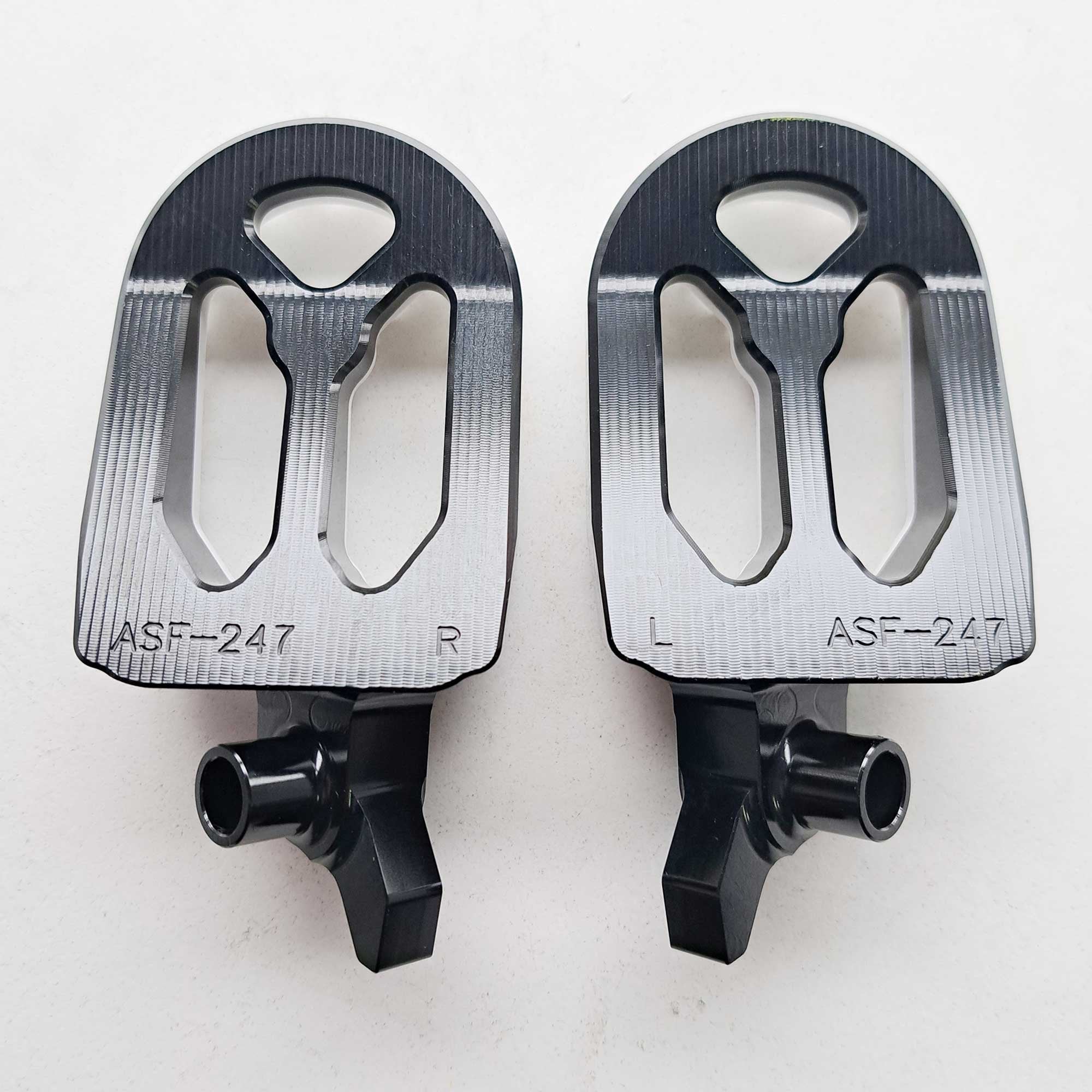 Apico - Foot Pegs - Pro-Bite - YZF250 24-26. YZF450 23-26, WRF250 25-26, WRF450 24-26, YZF250X 25-26, YZF450X 24-26