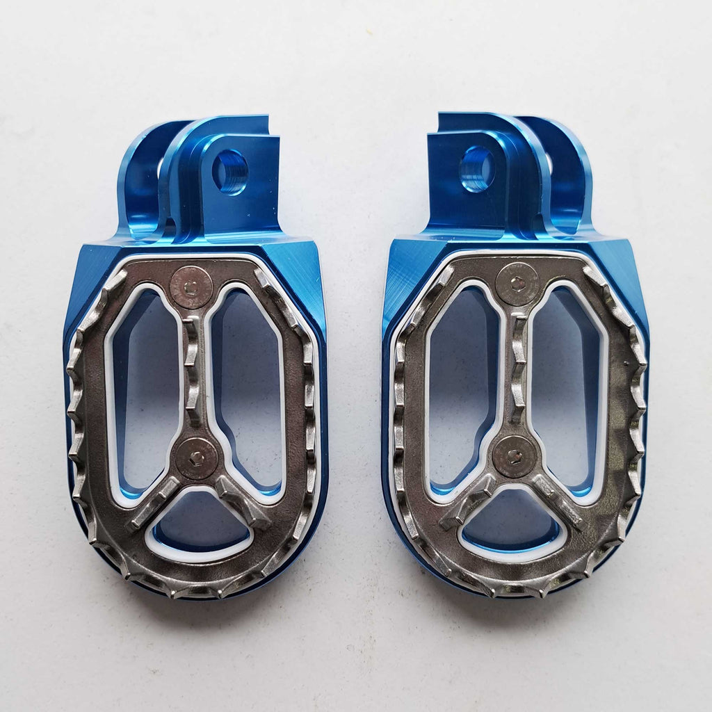 Apico - Foot Pegs - Pro-Bite - KTM SX50 14-23, SX65 11–23, SX85 03-17, SX125/150 98-15, SX250 00-16, SXF250-450 06-15, EXC/EXCF 98-16, Husqvarna TC50/65 17-23, TC85 14-17, TC/FC 125-450 14-15, TC250 14-16, TE/FE 14-16, Gas Gas MC50/65 21-23, Husa/Beta/She
