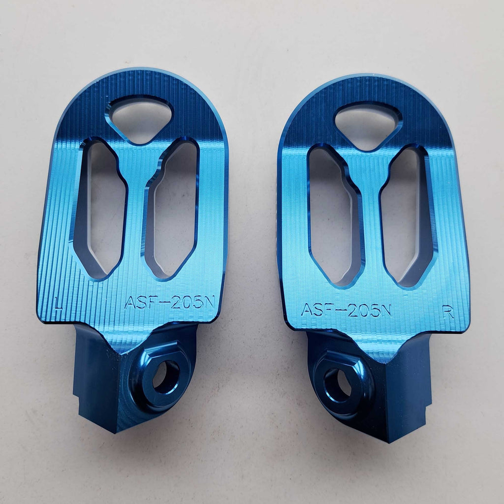 Apico - Foot Pegs - Pro-Bite - KTM SX50 14-23, SX65 11–23, SX85 03-17, SX125/150 98-15, SX250 00-16, SXF250-450 06-15, EXC/EXCF 98-16, Husqvarna TC50/65 17-23, TC85 14-17, TC/FC 125-450 14-15, TC250 14-16, TE/FE 14-16, Gas Gas MC50/65 21-23, Husa/Beta/She