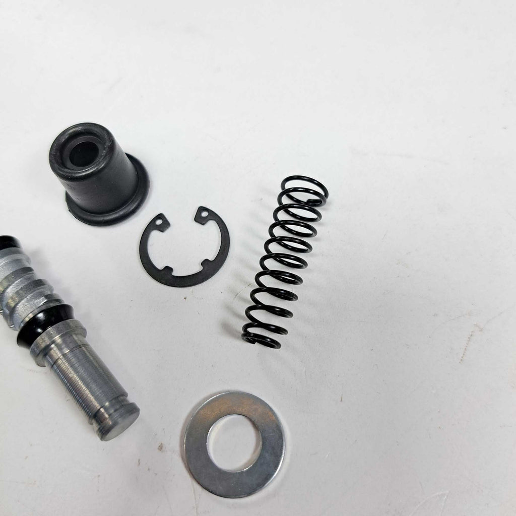 Suzuki Genuine Part - Master Cylinder Repair Kit, Front (AN125/150/400, DL250) - 59600-03820-000