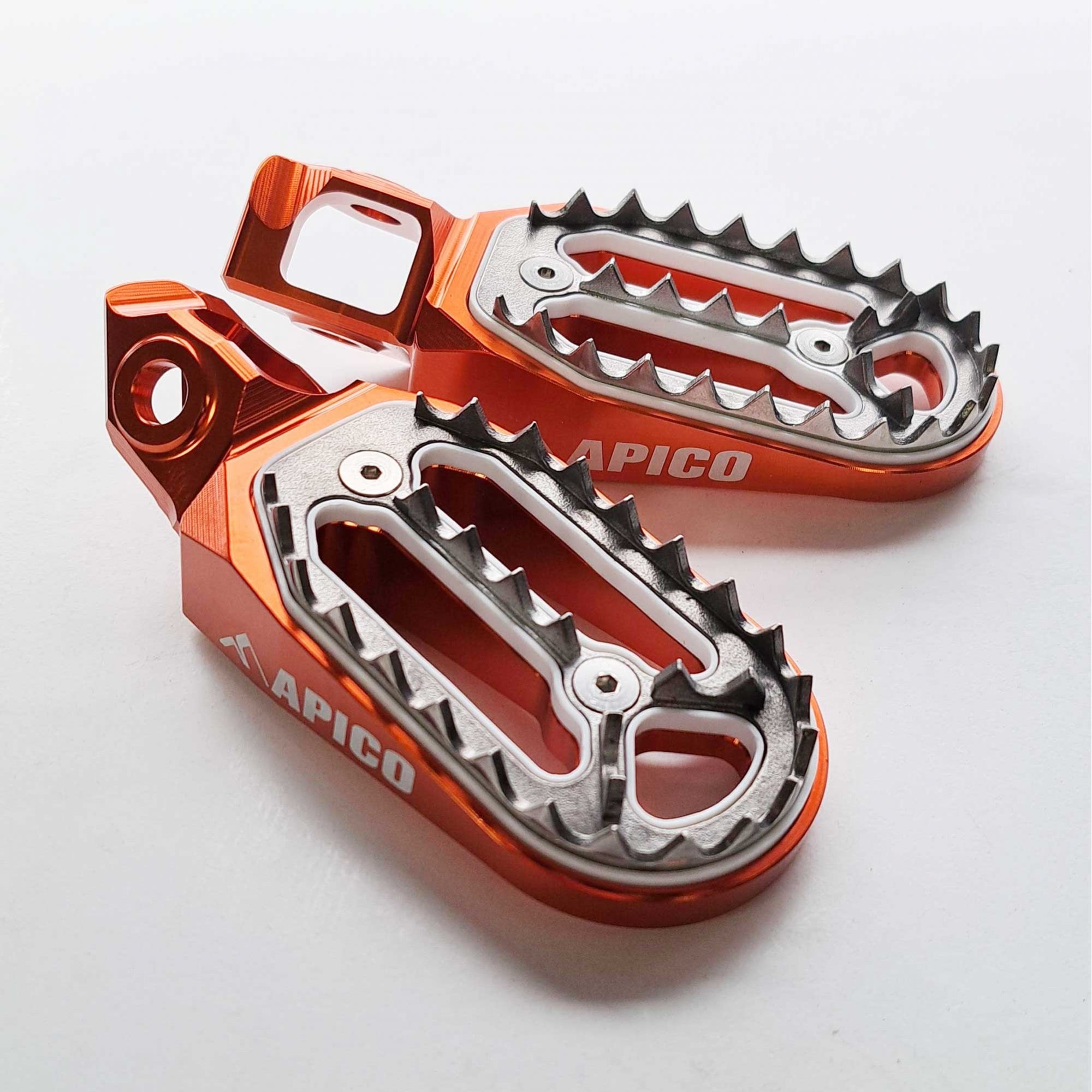 Apico - Foot Pegs - Pro-Bite - KTM SX/SXF 125-450 23-27, EXC/EXCF 125-450 24-27, Husqvarna TC/FC 125-450 23-27, TE/FE 125-450 24-27, TX300 23-27, FX350/450 23-27, Gas Gas 125-500 24-27, MCF250/450 FACTORY 23-27