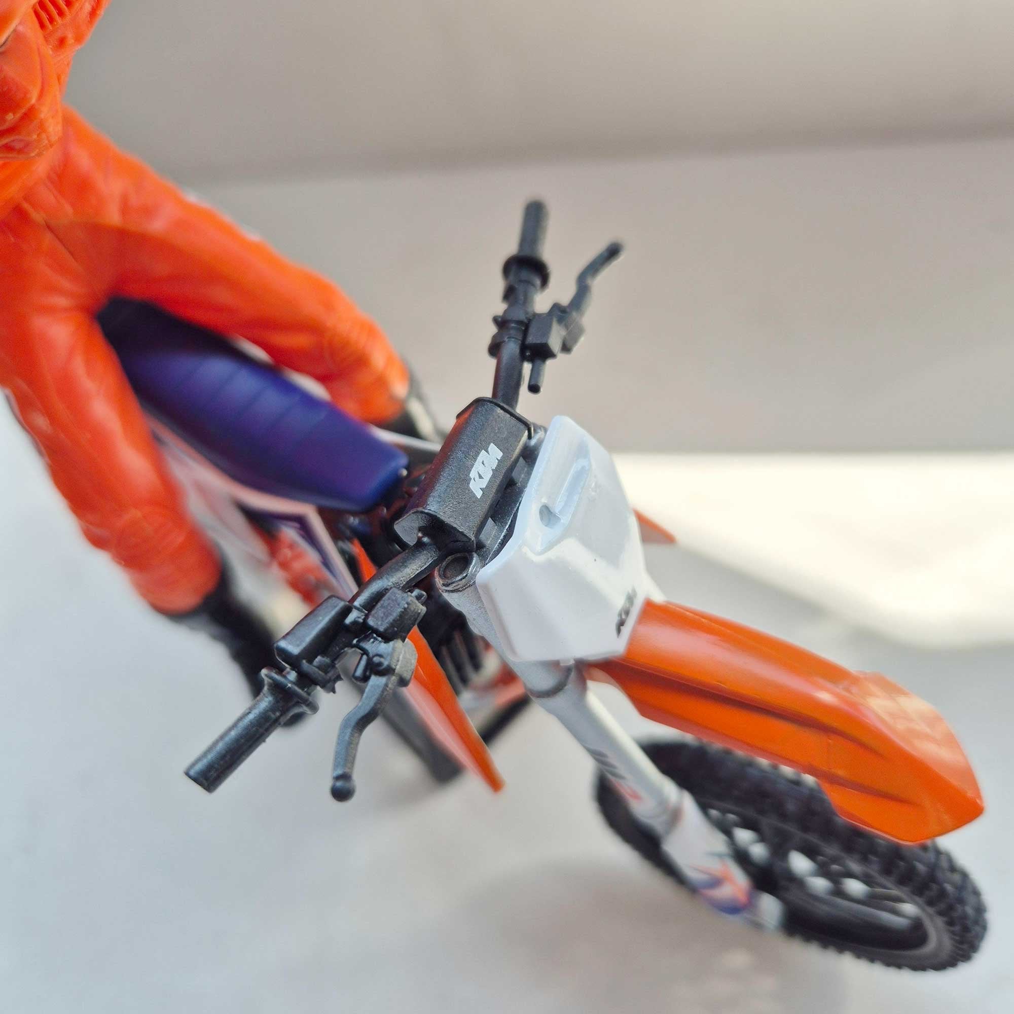 New Ray Toys - 1:12 - KTM - SXF450 19-22 - w/Rider
