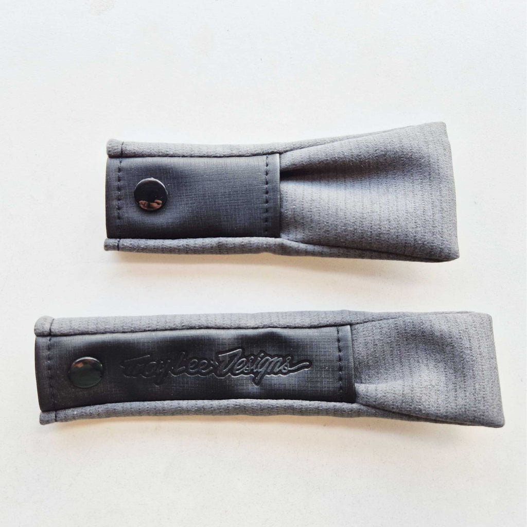 Troy Lee (Spares) Helmet Chin Strap Cover - SE5 Carbon (Black)