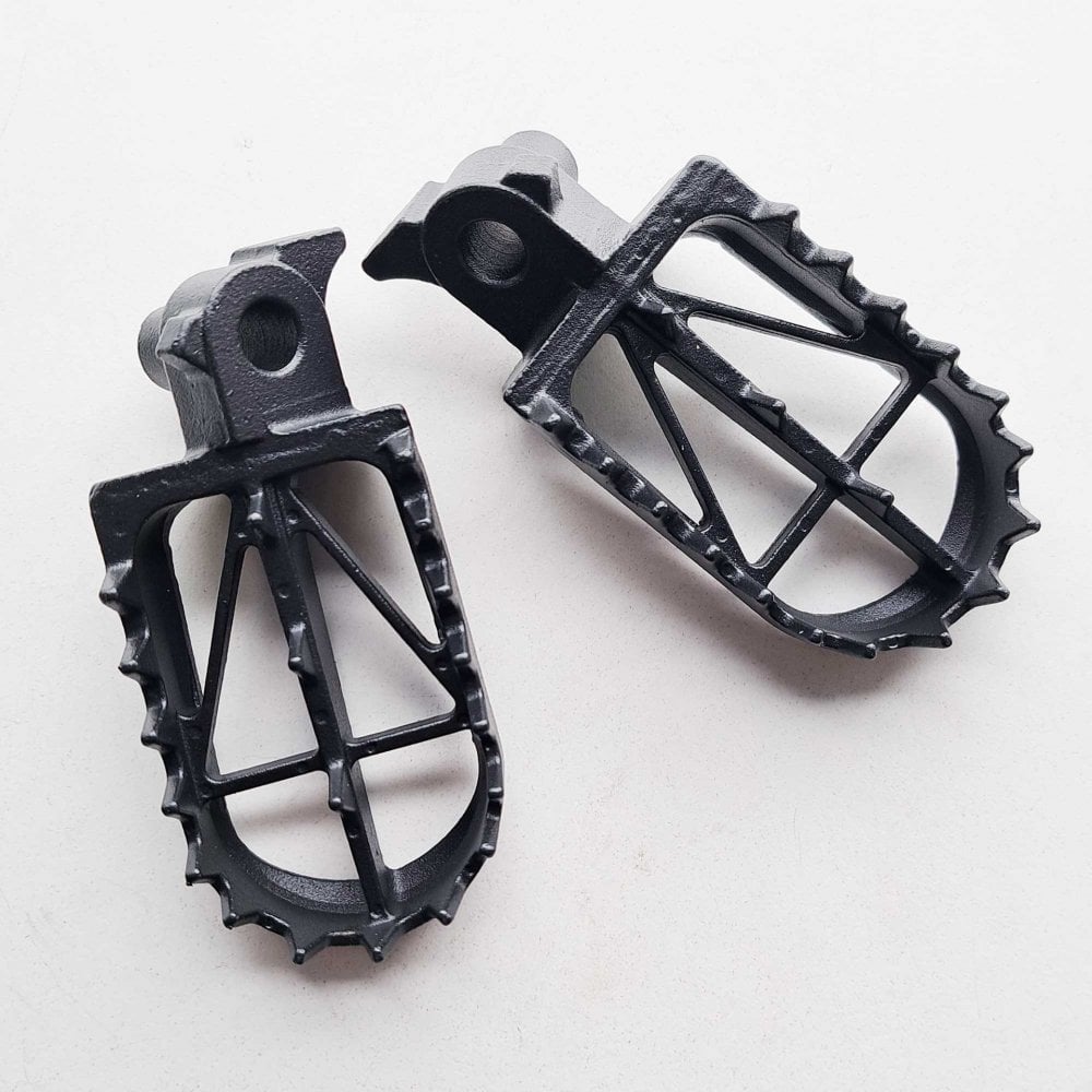 DRC - Foot Pegs (Ultra-Wide) - YZ65 18-26, YZ85 98-26, YZ125/250 99-26, YZF250 01-23, YZF450 03-22, WRF250 01-24, WRF450 03-23, YZF/WRF400/426 98-02