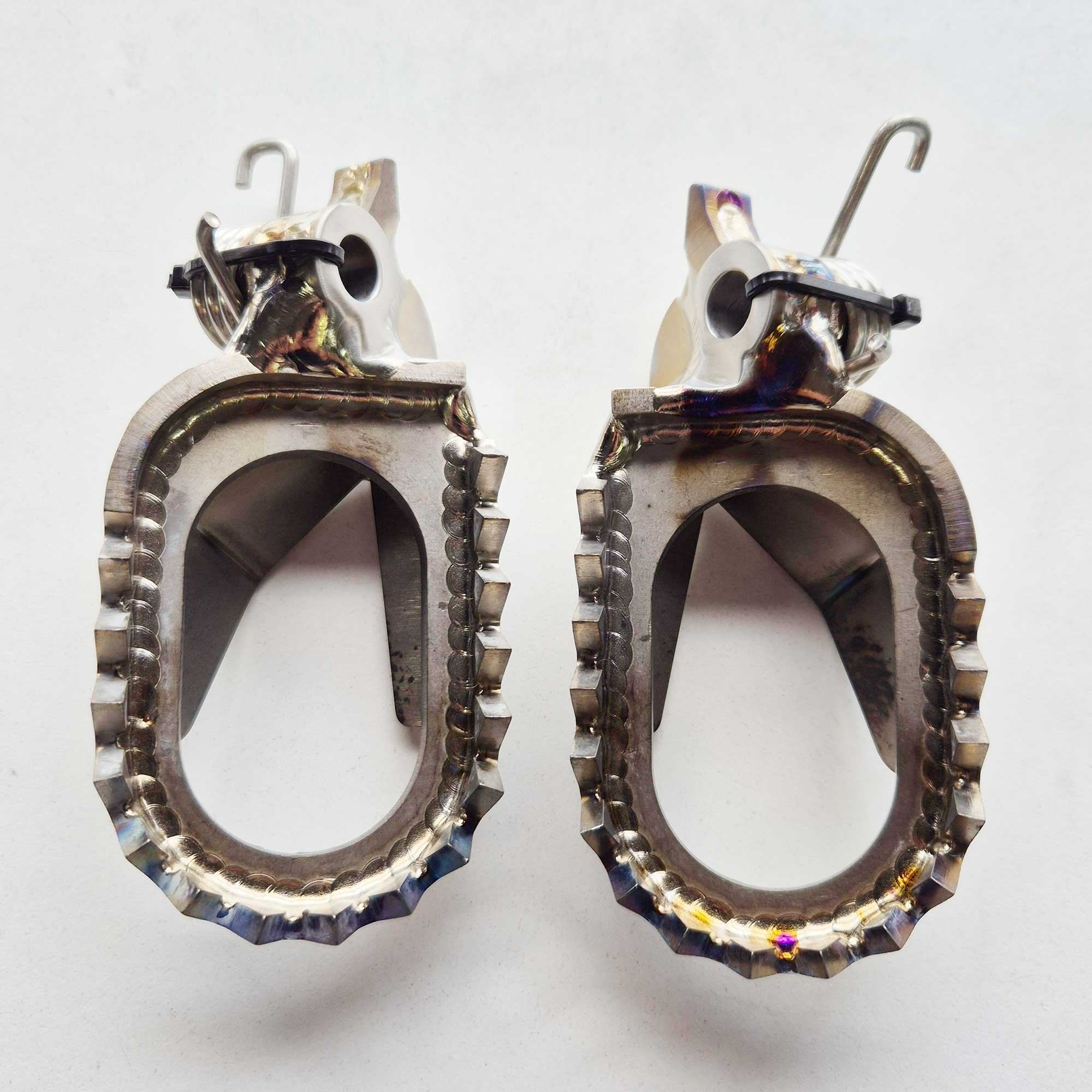 Apico - Foot Pegs - Titanium - OPEN - YZF250 24-26. YZF450 23-26, WRF250 25-26 WRF450 24-26, YZF250X 25-26, YZF450X 24-26