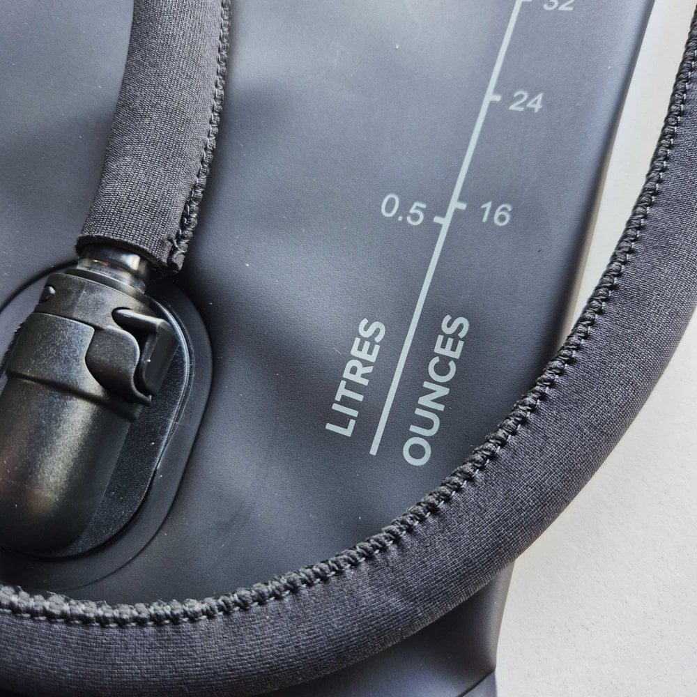 Merlin (2025) Hydration - Bladder/Pack 2.5 Litre (Black)
