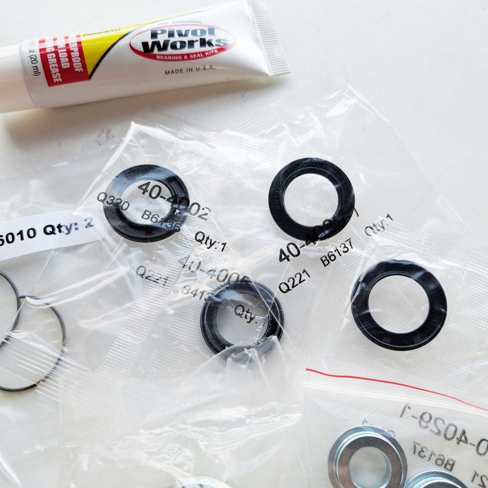 Pivot Works - Wheel Bearing & Seal Kit - Rear - Yamaha YFM660R Raptor 01-05, YFS200 Blaster 03-06, YFZ350 Banshee 89-09 (25-1313)