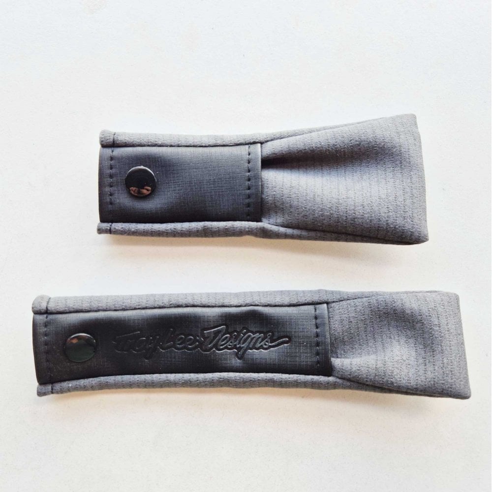 Troy Lee (Spares) Helmet Chin Strap Cover - SE5 Carbon (Black)