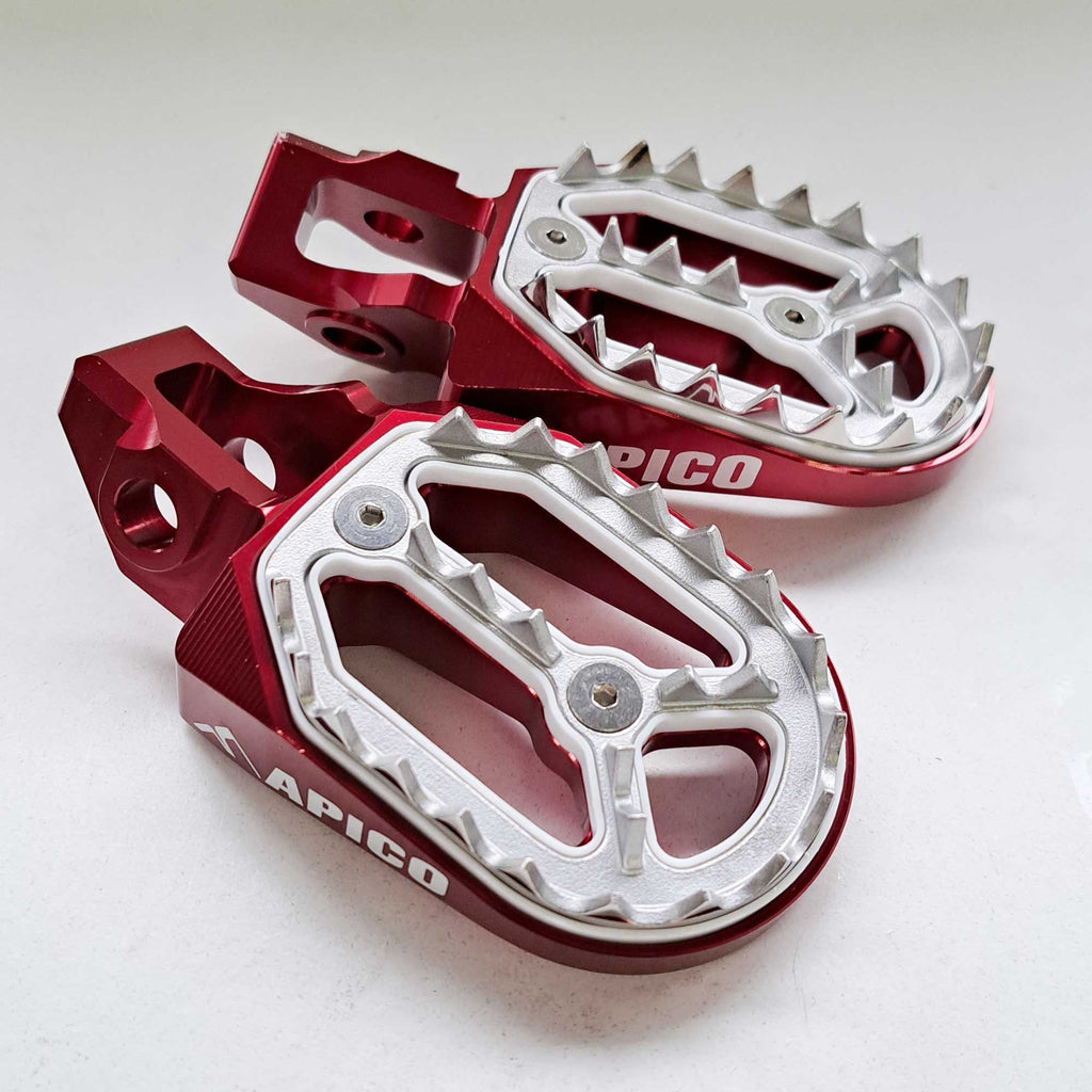 Apico - Foot Pegs - Pro-Bite - KTM SX85 18-24, SX125/150 16-22, SX250 17-22, SXF250-450 16-22, EXC/EXCF250-500 17-23, Husqvarna TC85 18-24 TC125 16-22, TC250 17-22, FC250-450 16-22, TE/FE 150-501 17-23, Gas Gas MC/MCF/EC/ECF/EX/EXF 85-450 21-23