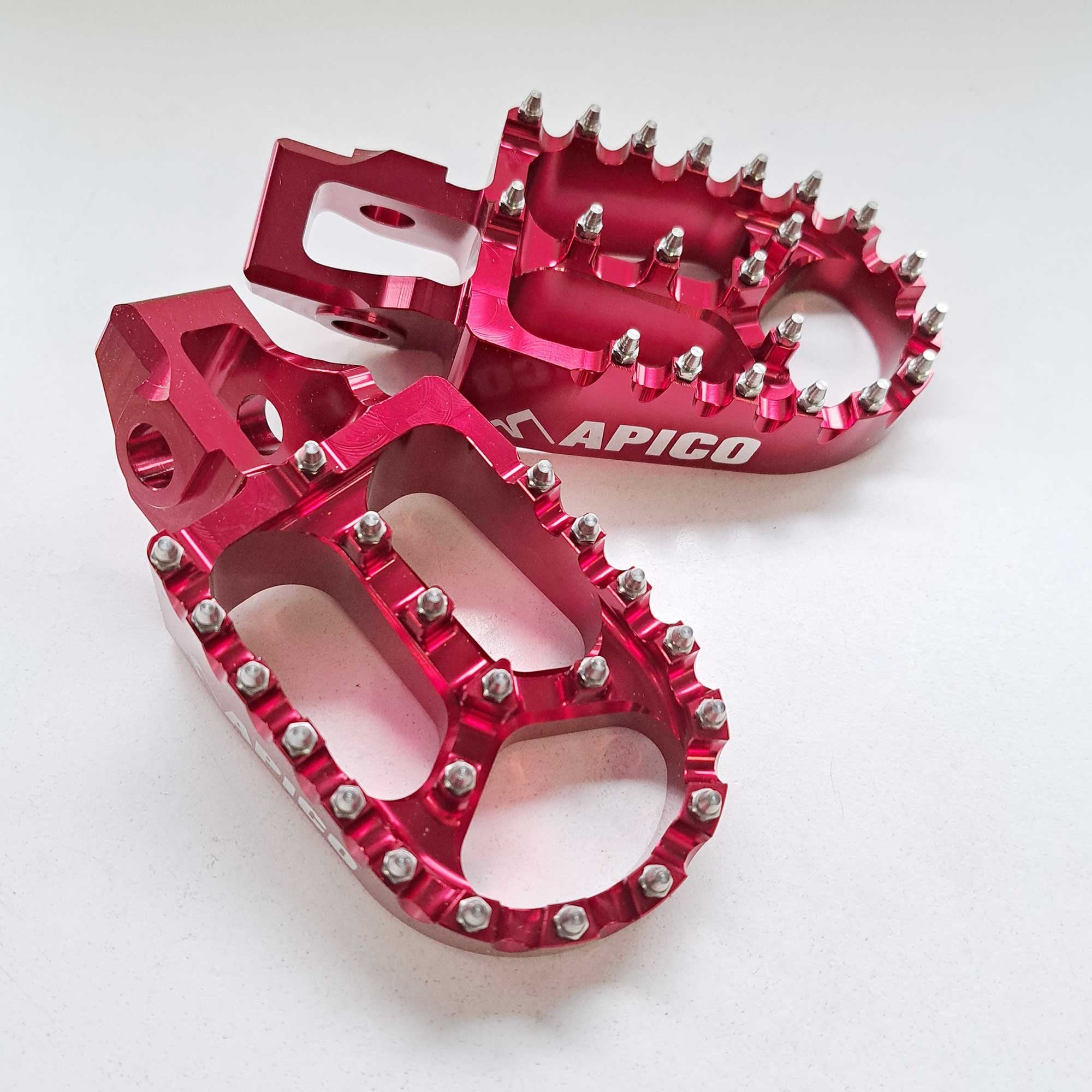 Apico - Foot Pegs - X-Treme - KTM SX85 18-24, SX125/150 16-22, SX250 17-22, SXF250-450 16-22, EXC/EXCF250-500 17-23, Husqvarna TC85 18-24 TC125 16-22, TC250 17-22, FC250-450 16-22, TE/FE 150-501 17-23, Gas Gas MC/MCF/EC/ECF/EX/EXF 85-450 21-23