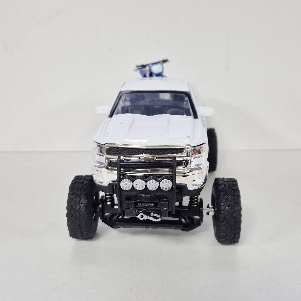 New Ray Toys - 1:32 - Truck - White Chevrolet Pick-Up w/YZ125