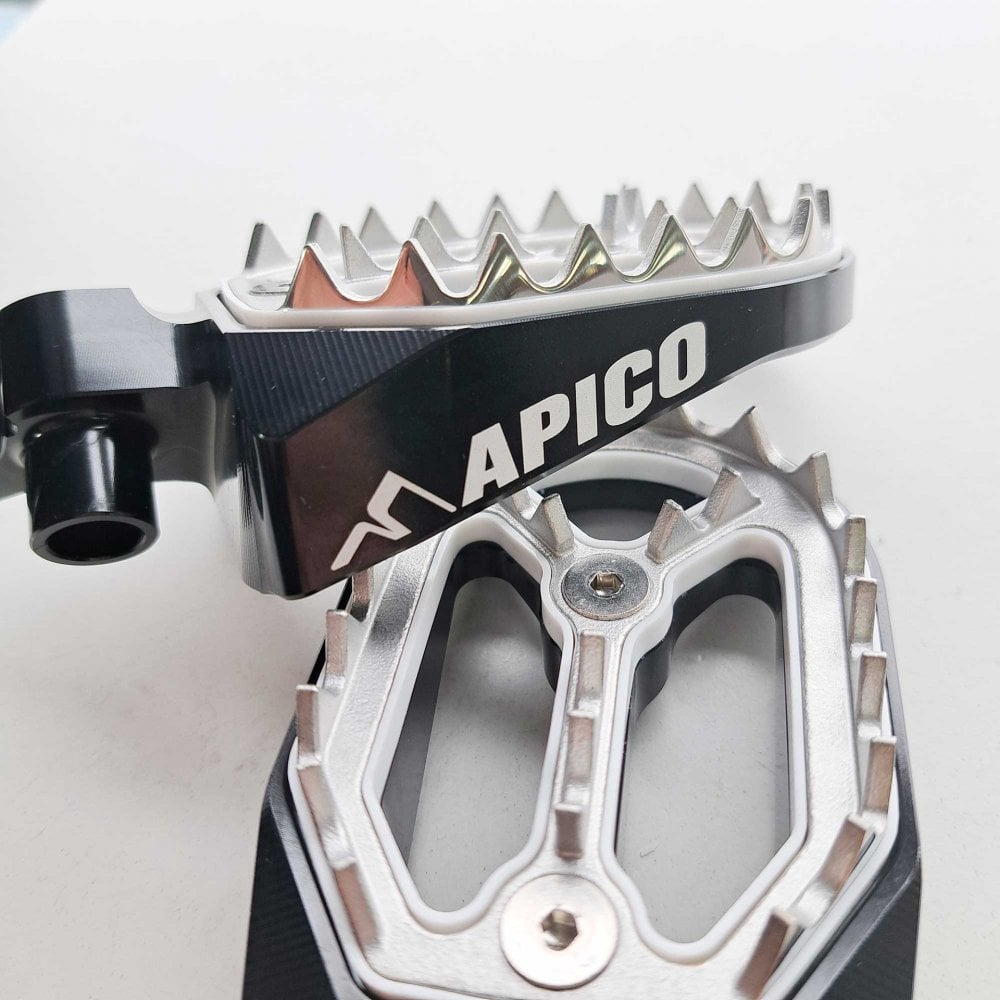 Apico - Foot Pegs - Pro-Bite - YZF250 24-26. YZF450 23-26, WRF250 25-26, WRF450 24-26, YZF250X 25-26, YZF450X 24-26