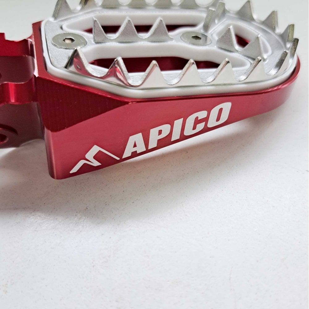 Apico - Foot Pegs - Pro-Bite - KTM SX85 18-24, SX125/150 16-22, SX250 17-22, SXF250-450 16-22, EXC/EXCF250-500 17-23, Husqvarna TC85 18-24 TC125 16-22, TC250 17-22, FC250-450 16-22, TE/FE 150-501 17-23, Gas Gas MC/MCF/EC/ECF/EX/EXF 85-450 21-23