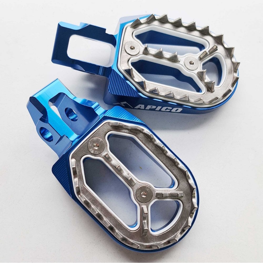 Apico - Foot Pegs - Pro-Bite - KTM SX85 18-24, SX125/150 16-22, SX250 17-22, SXF250-450 16-22, EXC/EXCF250-500 17-23, Husqvarna TC85 18-24 TC125 16-22, TC250 17-22, FC250-450 16-22, TE/FE 150-501 17-23, Gas Gas MC/MCF/EC/ECF/EX/EXF 85-450 21-23