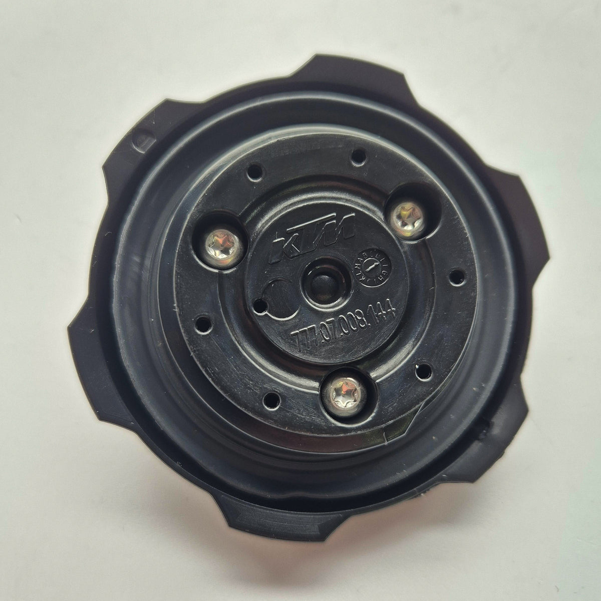 KTM Genuine Part - Fuel Tank Cap - KTM SX65 24-27, SX/SXF 85-450 13-27, Husqvarna TC65 24-27, TC/FC 85-450 14-27, Gas Gas MC65 24-27, MC/MCF 85-450 21-27