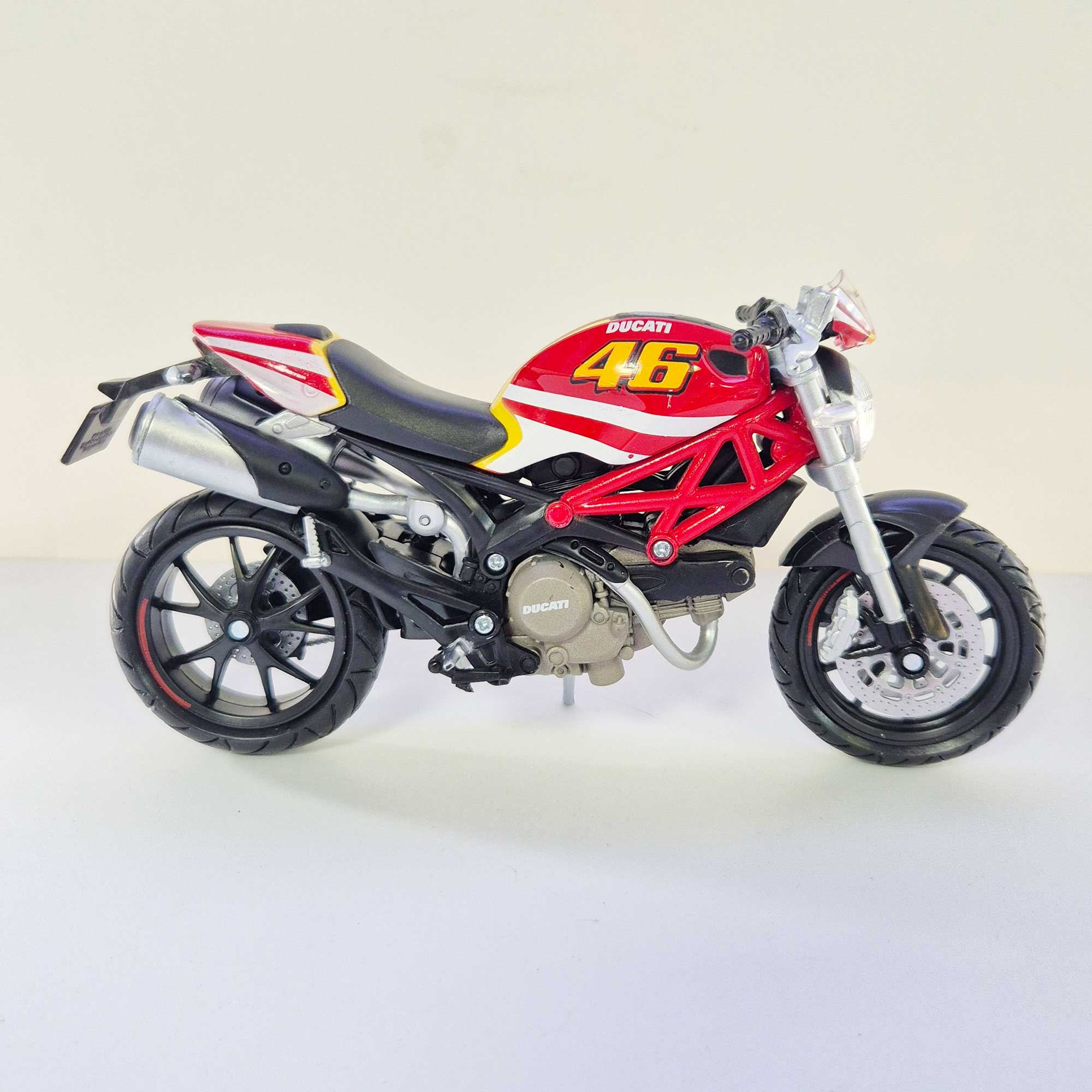 New Ray Toys - 1:12 - ROAD - Ducati 796 - Rossi