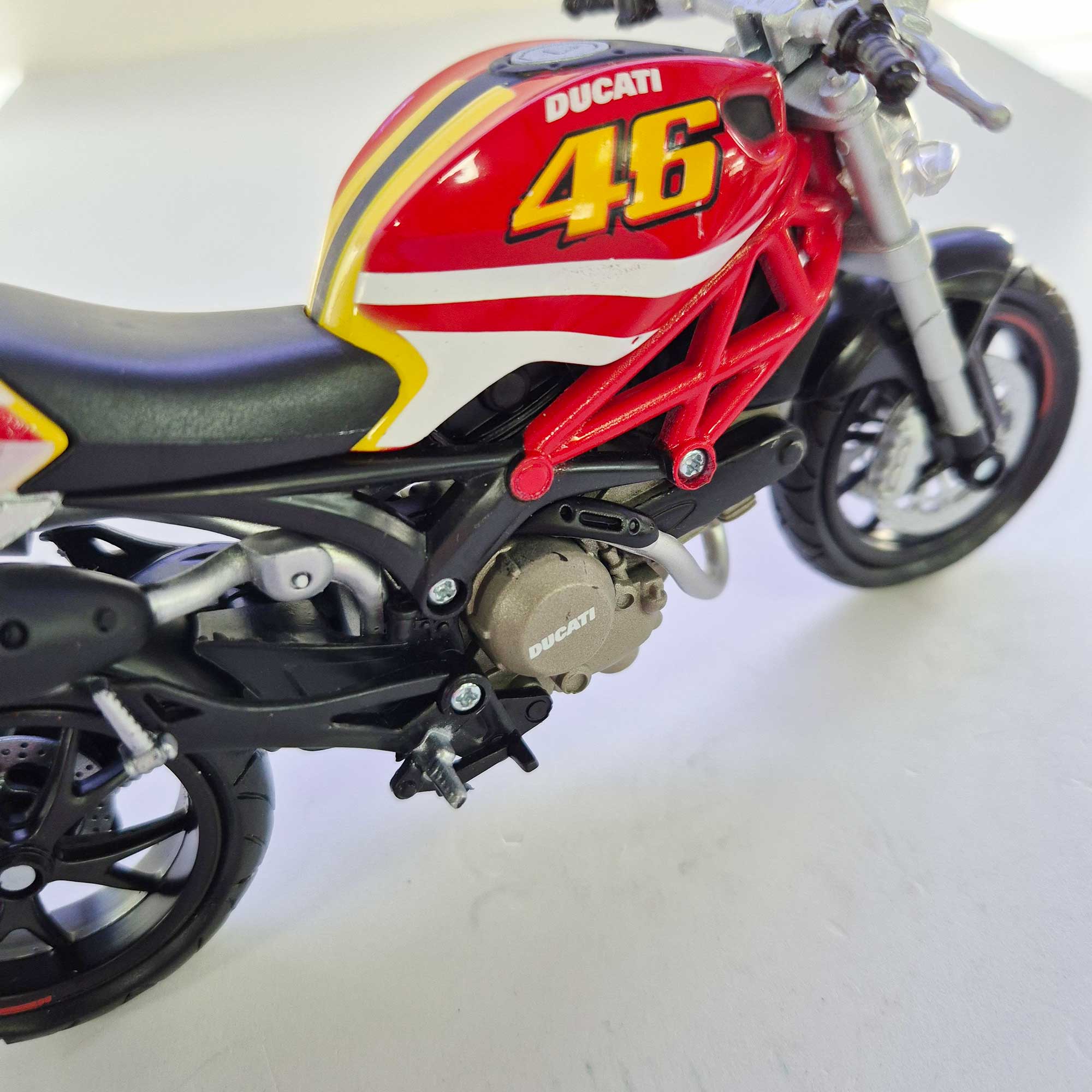 New Ray Toys - 1:12 - ROAD - Ducati 796 - Rossi