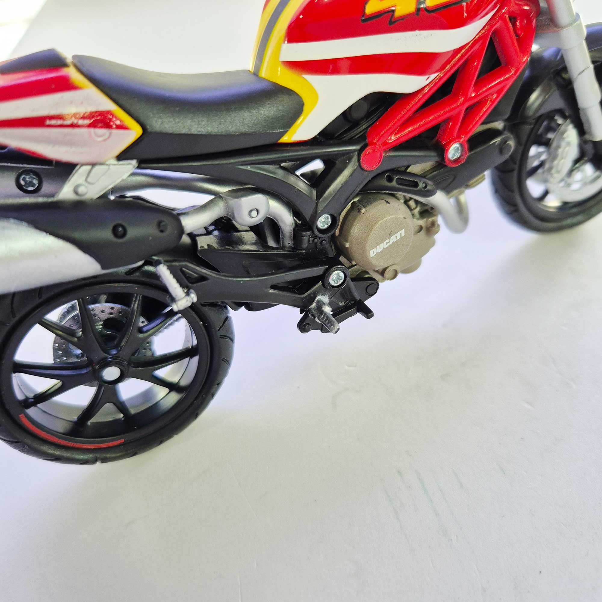 New Ray Toys - 1:12 - ROAD - Ducati 796 - Rossi